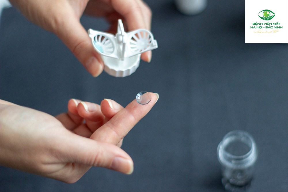 Quy trình đo và lắp kính áp tròng Ortho-K tại bệnh viện mắt